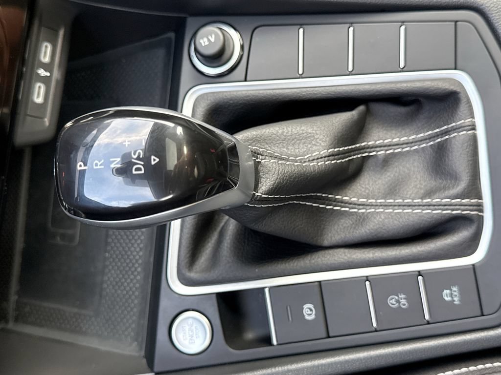 Used 2024 Volkswagen Jetta SEL FWD image 20