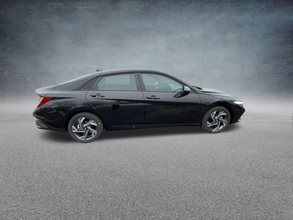 Certified 2025 Hyundai Elantra Sport image 25