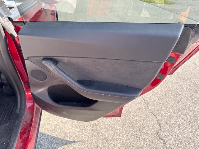Used 2024 Tesla Model Y Performance AWD/4WD image 16