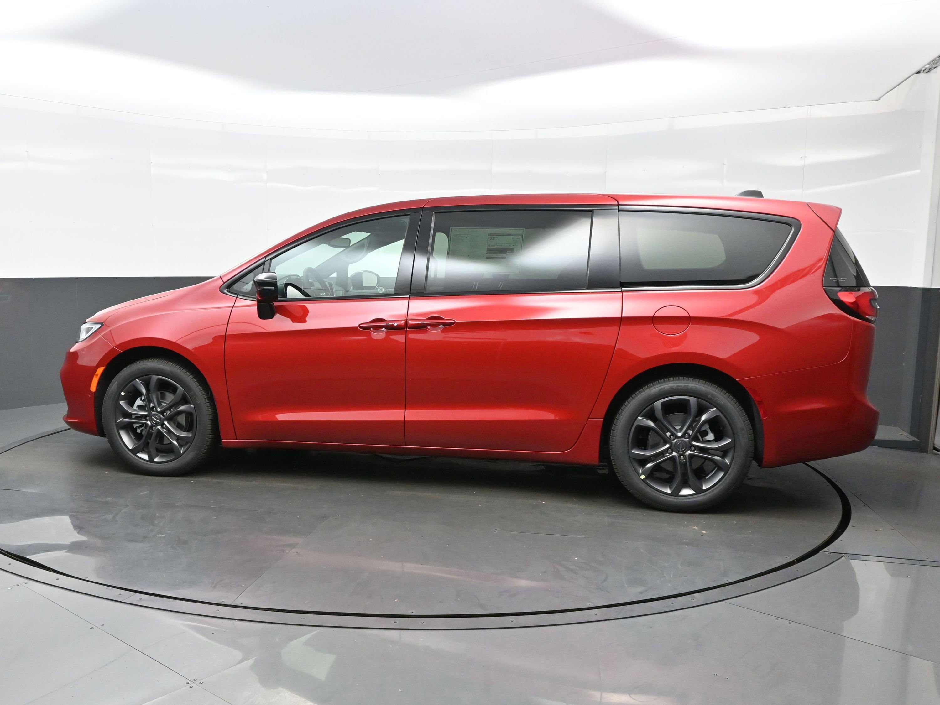 New 2026 Chrysler Pacifica Select image 3