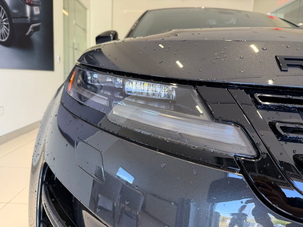 New 2026 Land Rover Range Rover Evoque Dynamic SE image 9