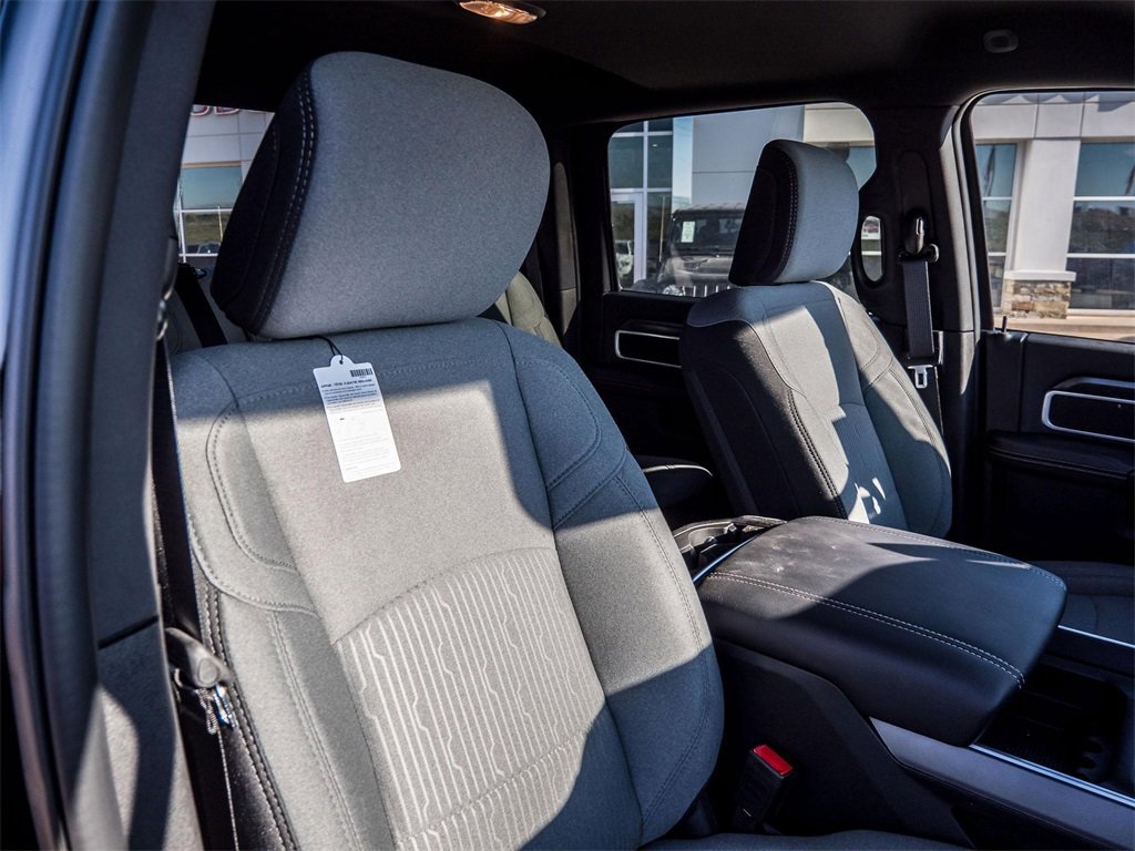 Used 2024 RAM 2500 Big Horn w/ Safety Group image 20