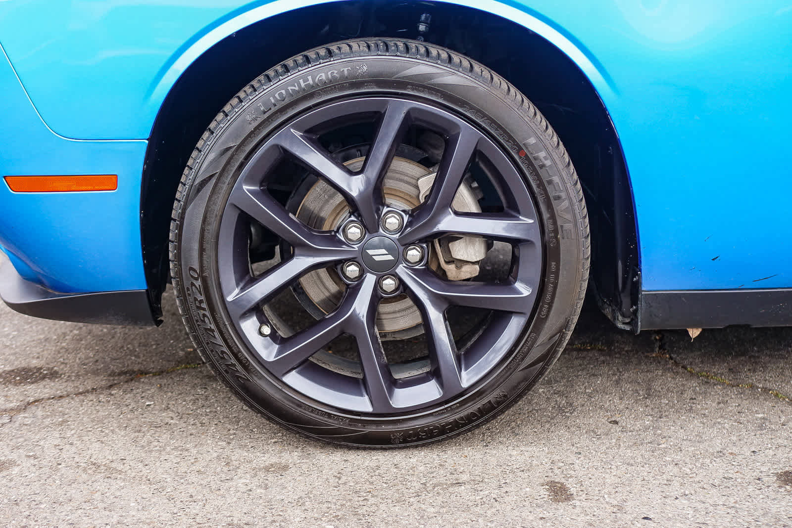 Used 2023 Dodge Challenger SXT w/ Blacktop Package RWD image 9