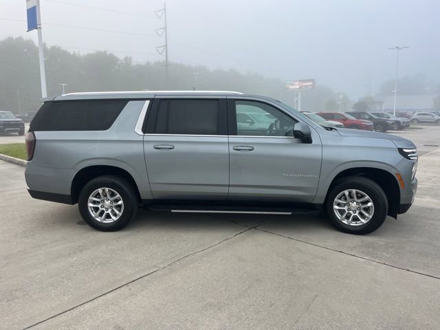 Used 2025 Chevrolet Suburban LT image 10