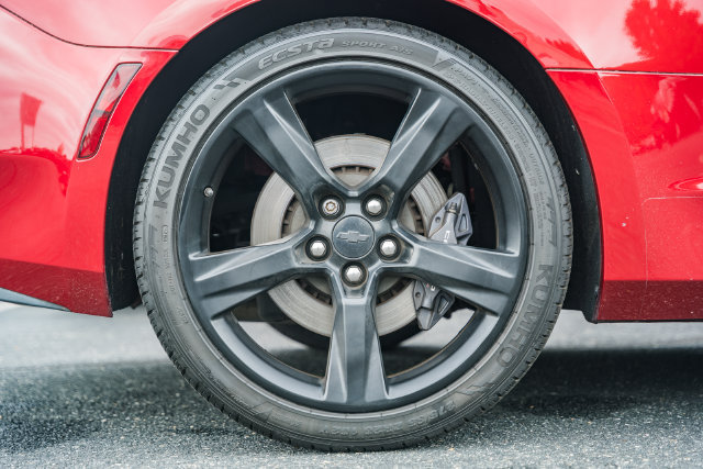 Used 2018 Chevrolet Camaro SS RWD image 26