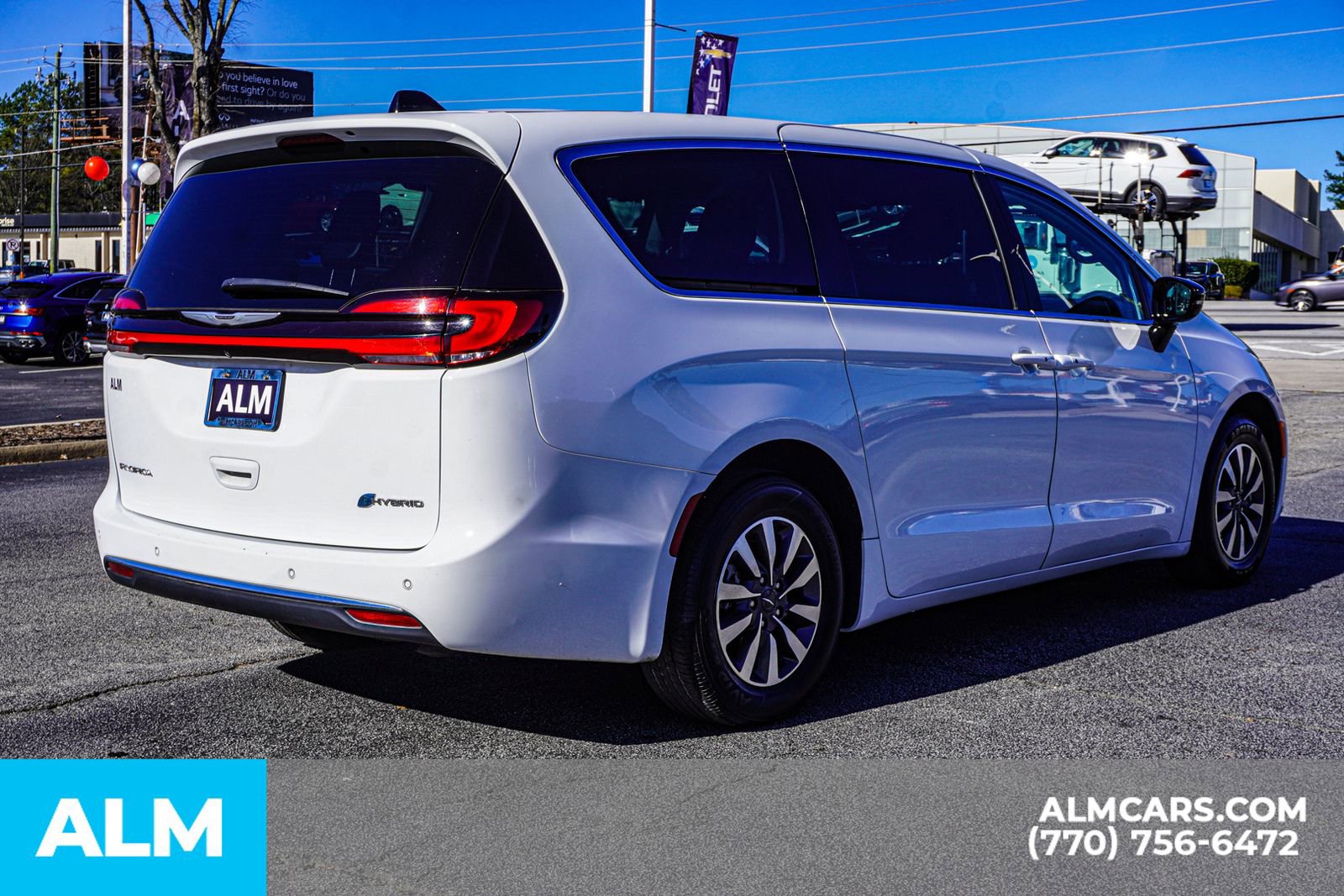 Used 2024 Chrysler Pacifica Select image 7