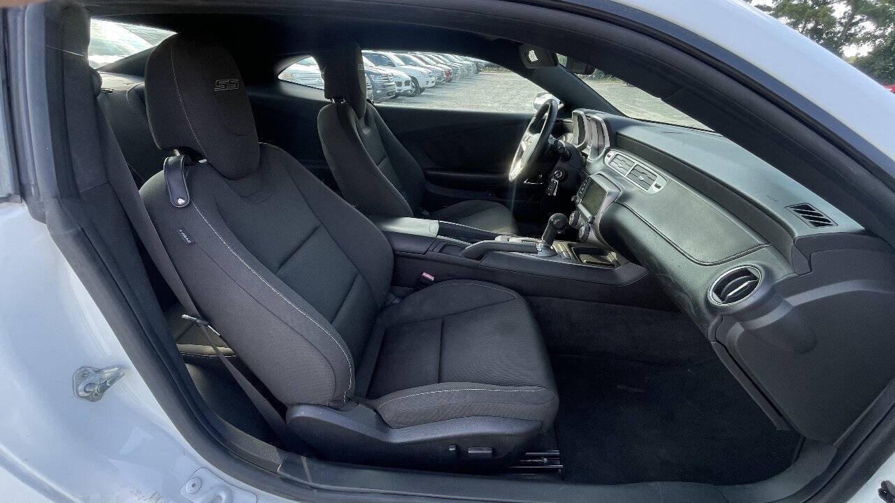Used 2015 Chevrolet Camaro SS w/ Rear Vision Package RWD image 18