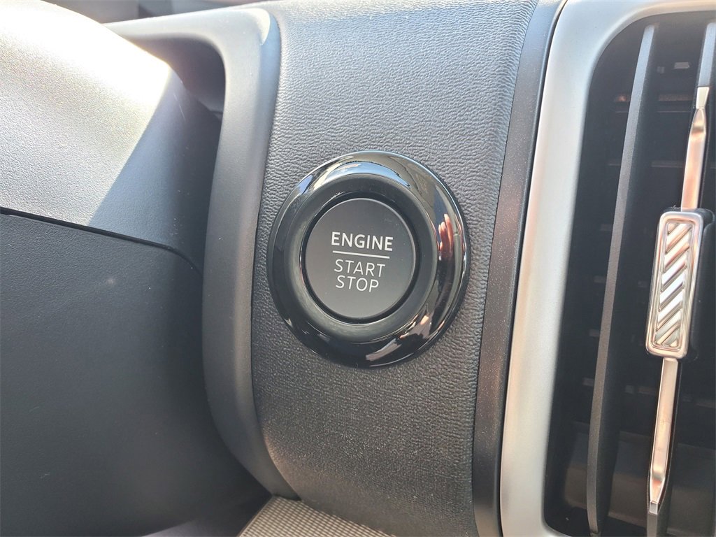 New 2025 Ford Expedition Active image 14