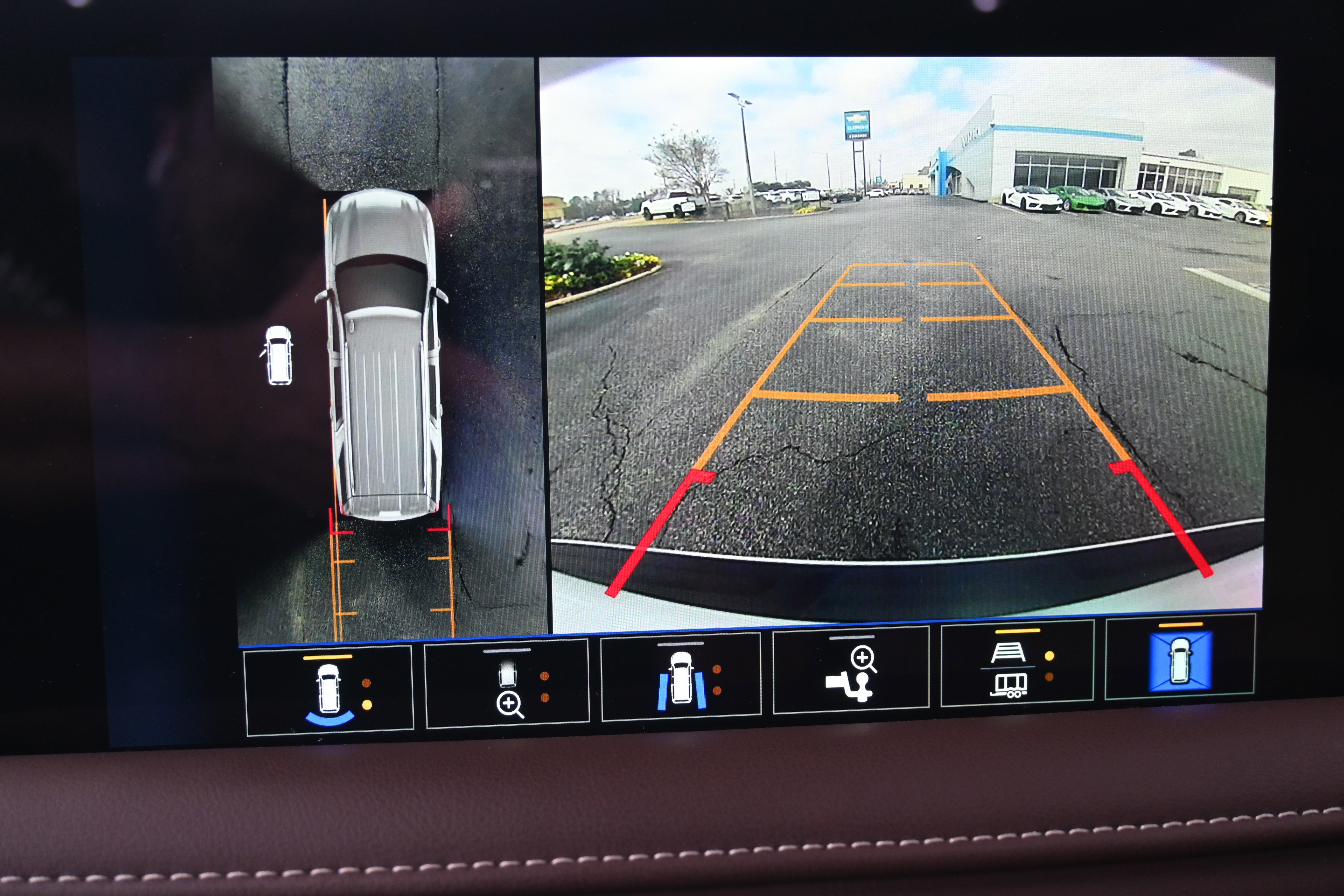 Used 2024 Chevrolet Suburban High Country image 27