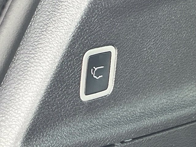 Used 2026 Chrysler Pacifica Select FWD image 13