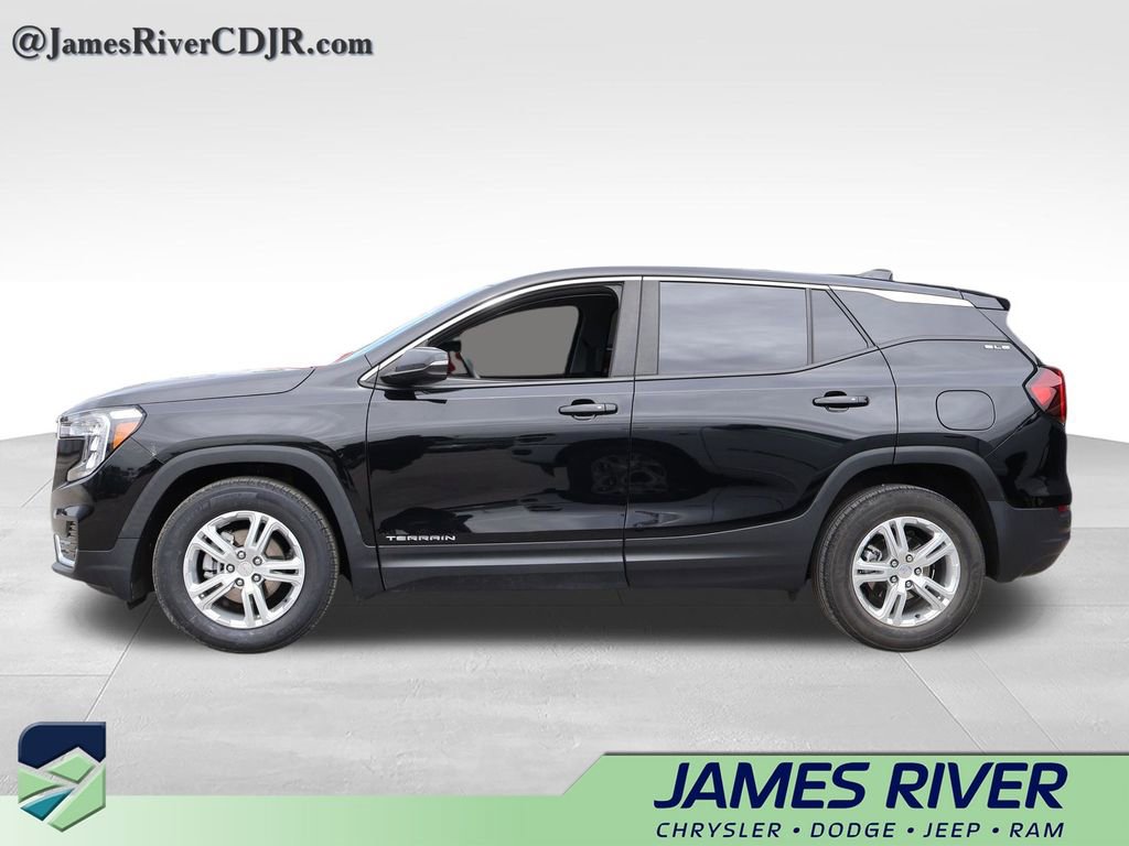Used 2022 GMC Terrain SLE FWD image 2