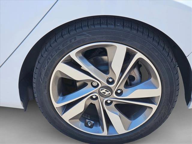Used 2016 Hyundai Elantra Limited FWD image 15