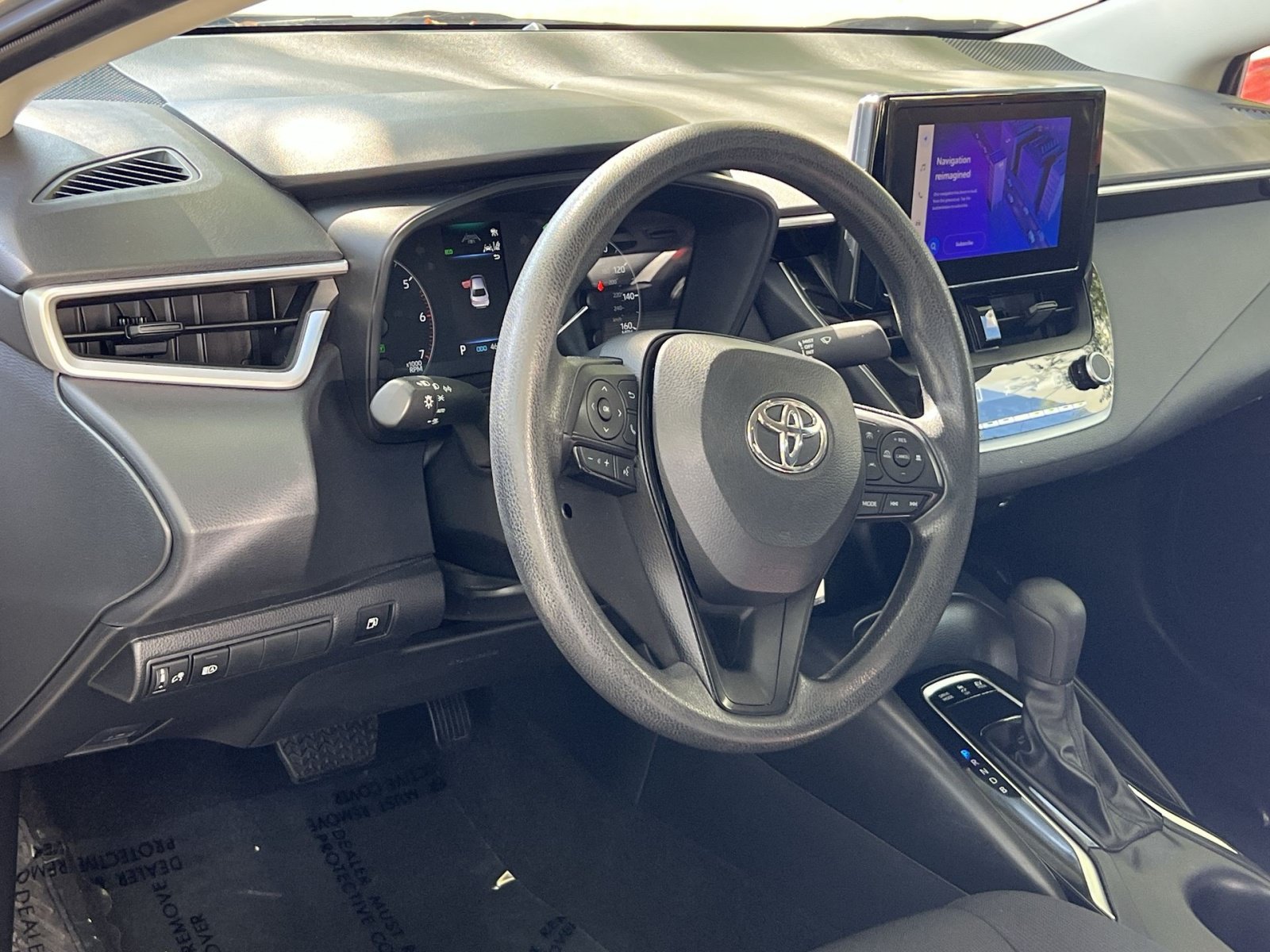 Used 2025 Toyota Corolla LE FWD image 14