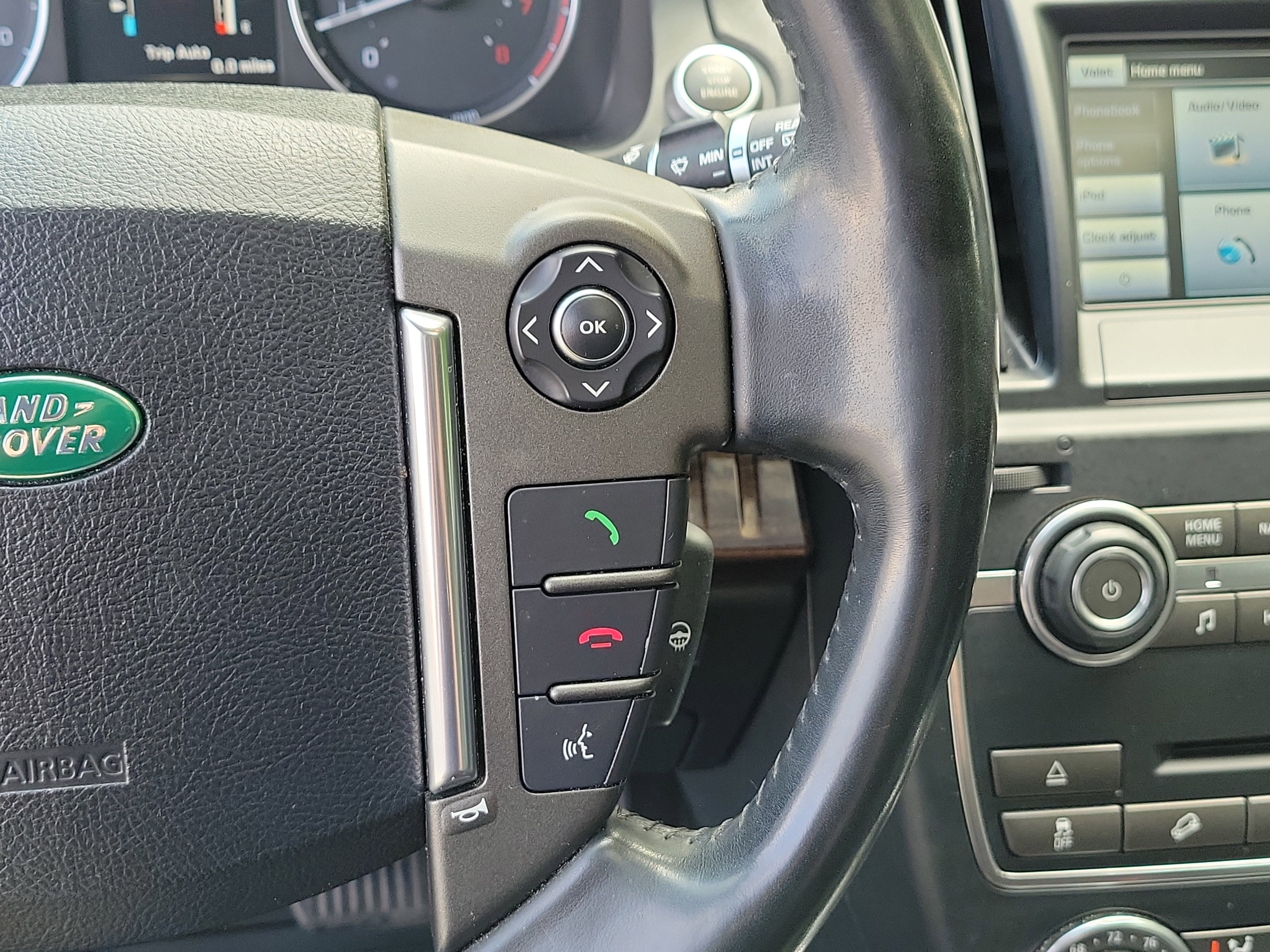 Used 2014 Land Rover LR2 AWD/4WD image 24