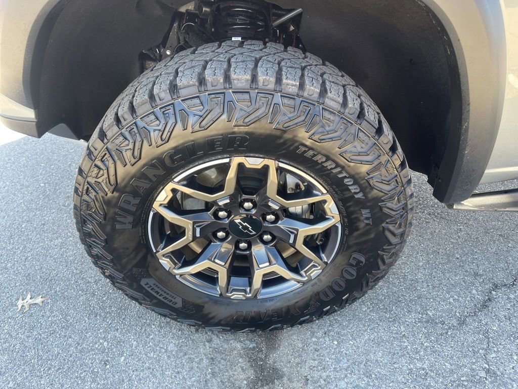 Certified 2025 Chevrolet Colorado ZR2 w/ Technology Package image 9