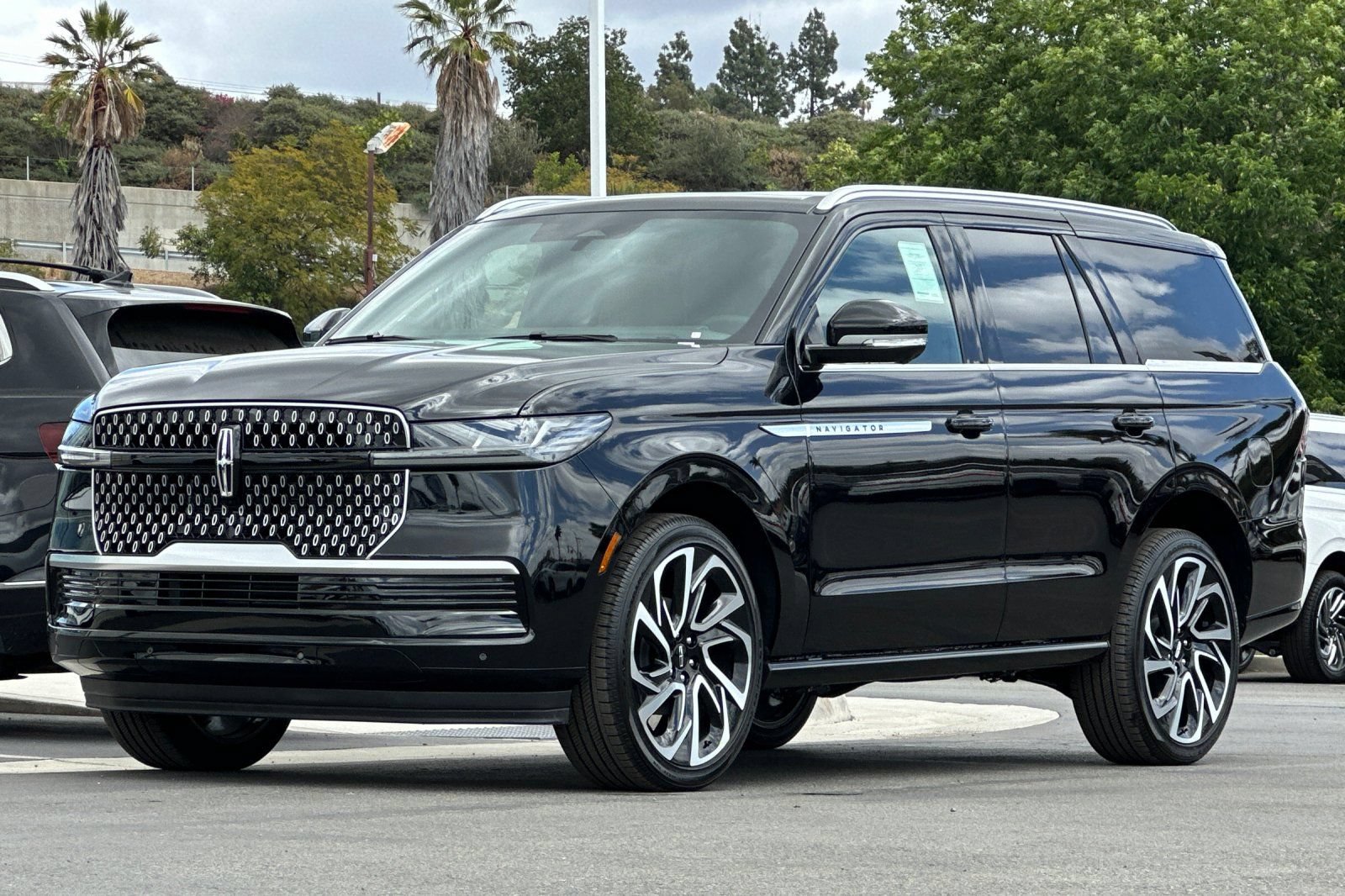 New 2026 Lincoln Navigator Reserve AWD/4WD image 7