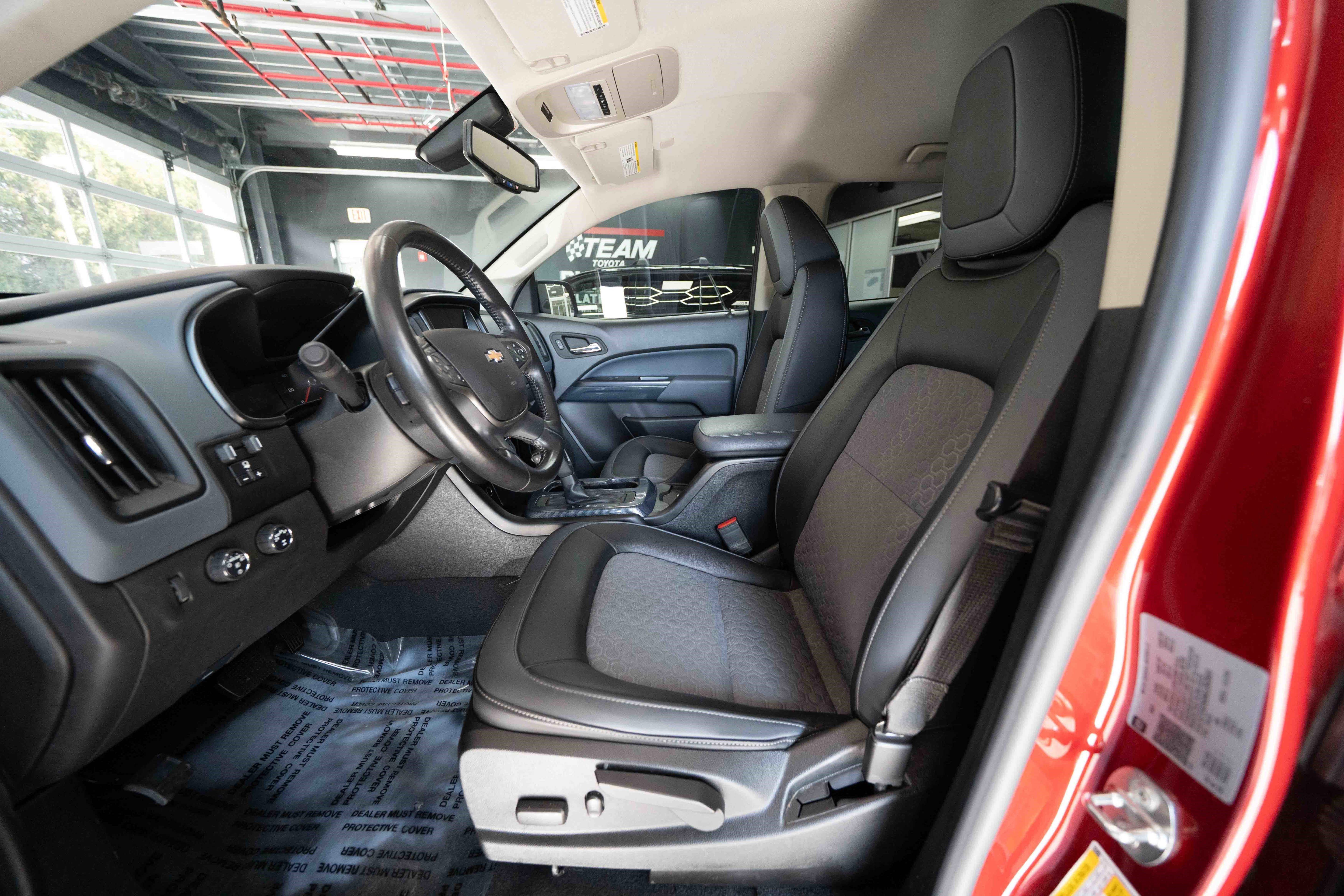 Used 2021 Chevrolet Colorado Z71 AWD/4WD image 9