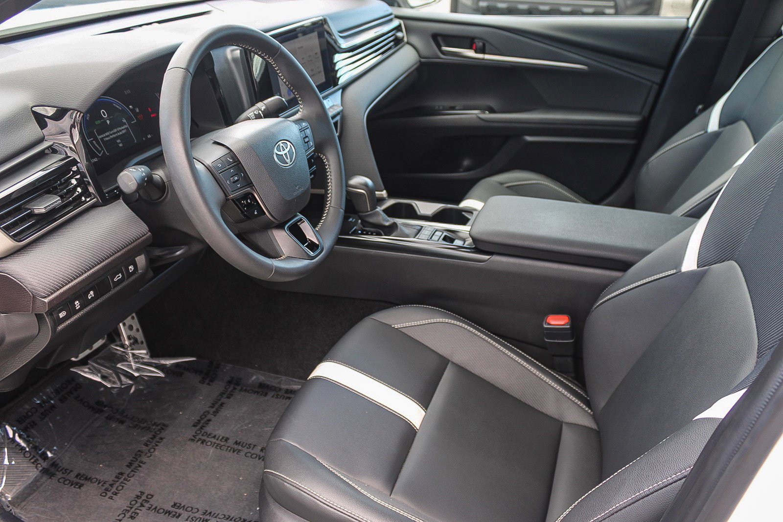 Used 2025 Toyota Camry SE image 18