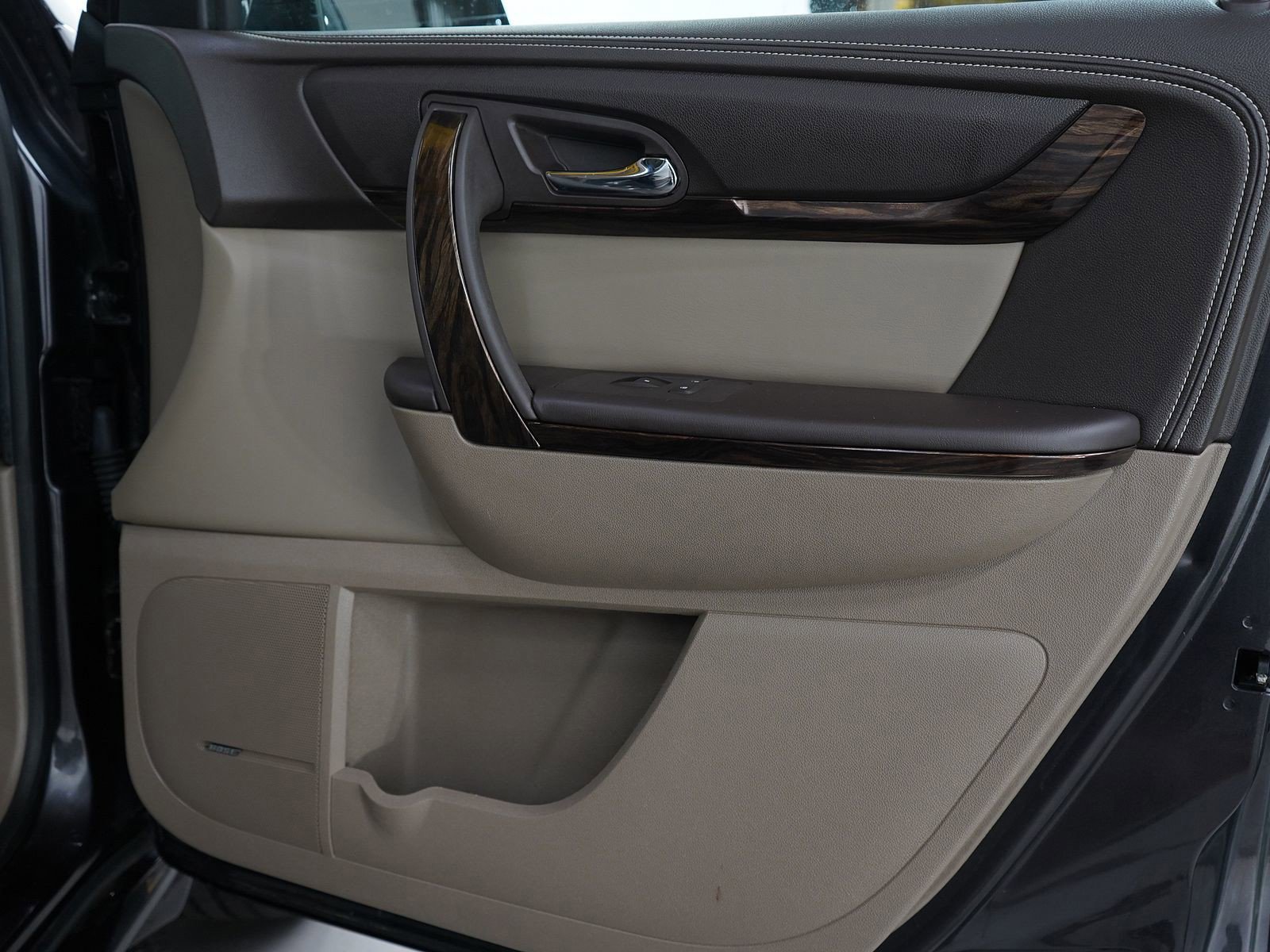 Used 2015 GMC Acadia Denali image 9