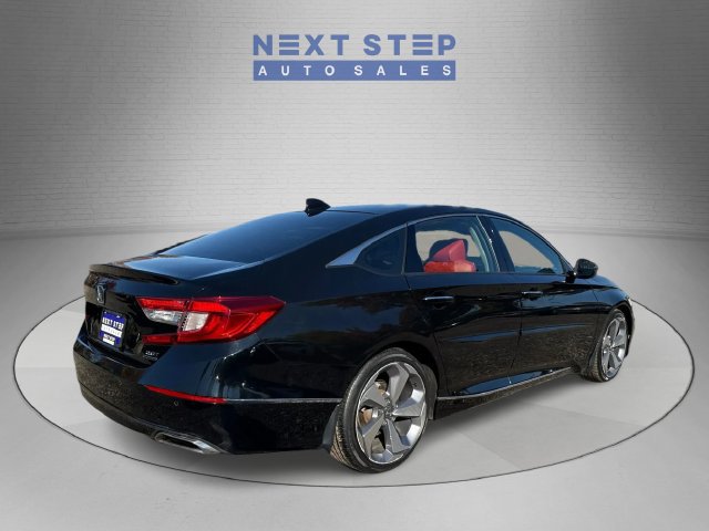 Used 2018 Honda Accord Touring image 8