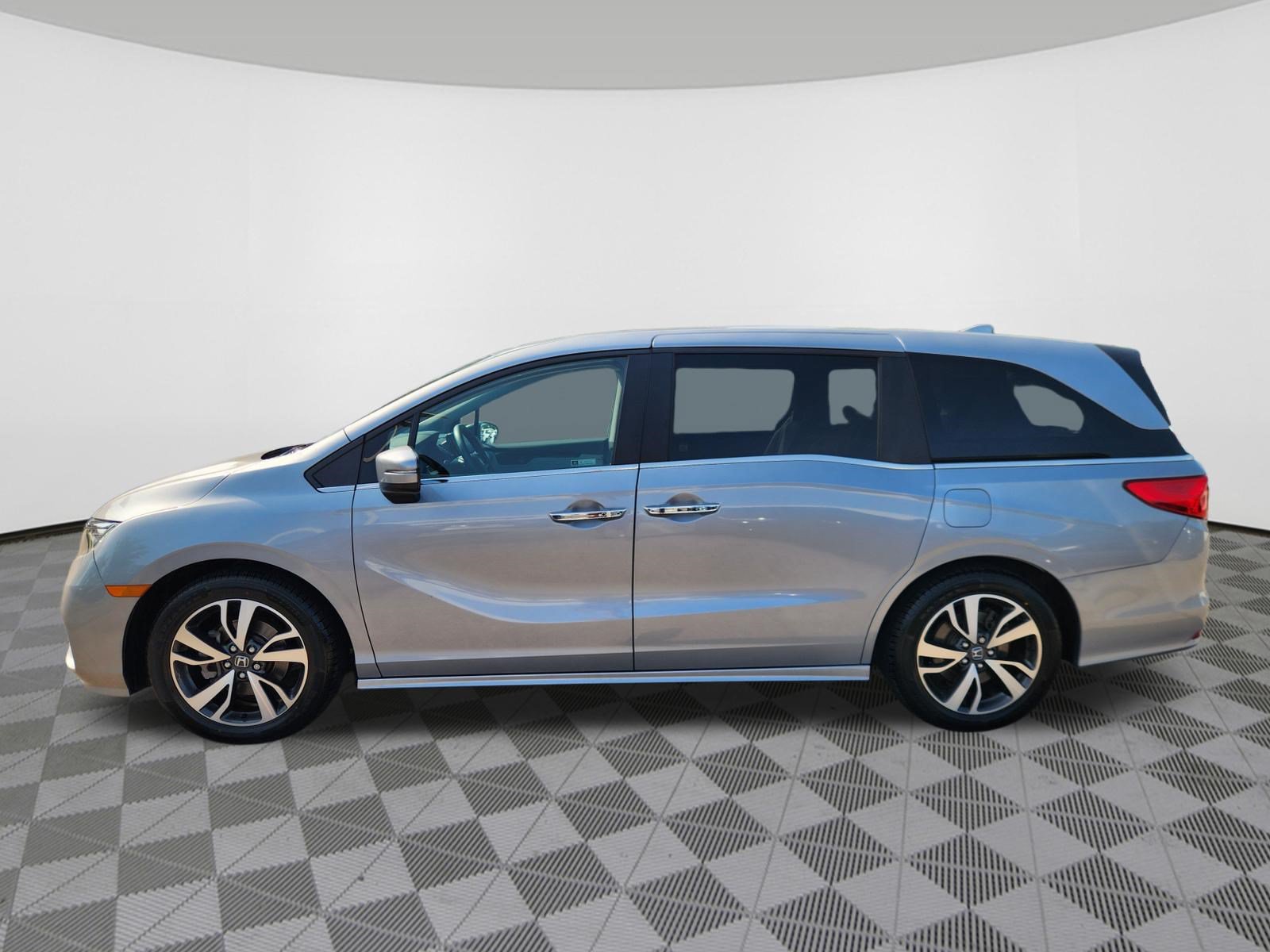 Certified 2023 Honda Odyssey Touring image 5