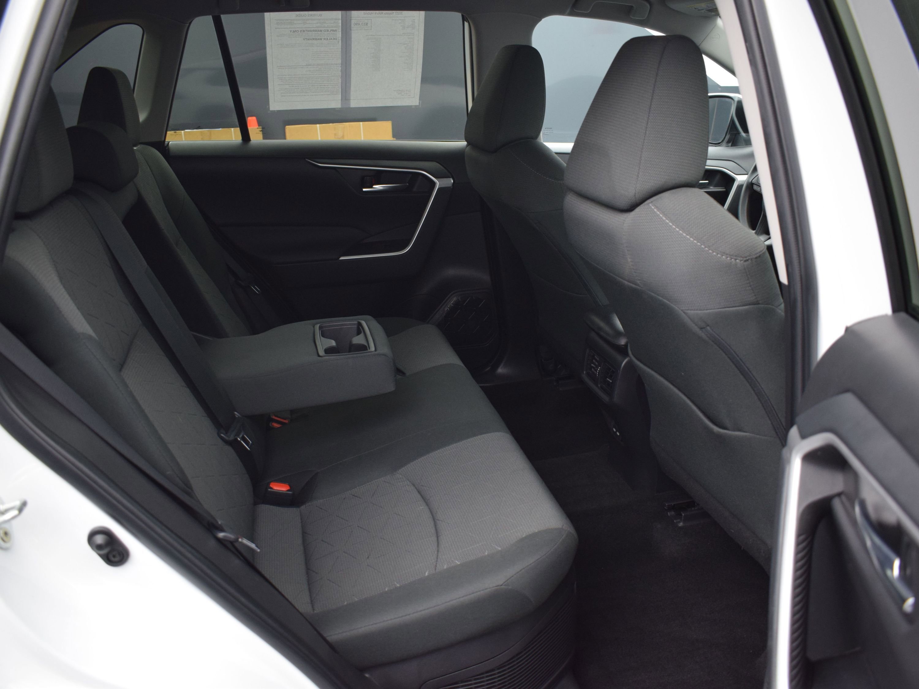 Used 2022 Toyota RAV4 XLE image 11