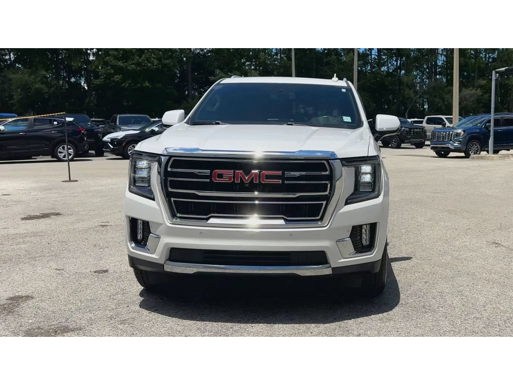 Certified 2022 GMC Yukon SLT w/ SLT Premium Package AWD/4WD image 3
