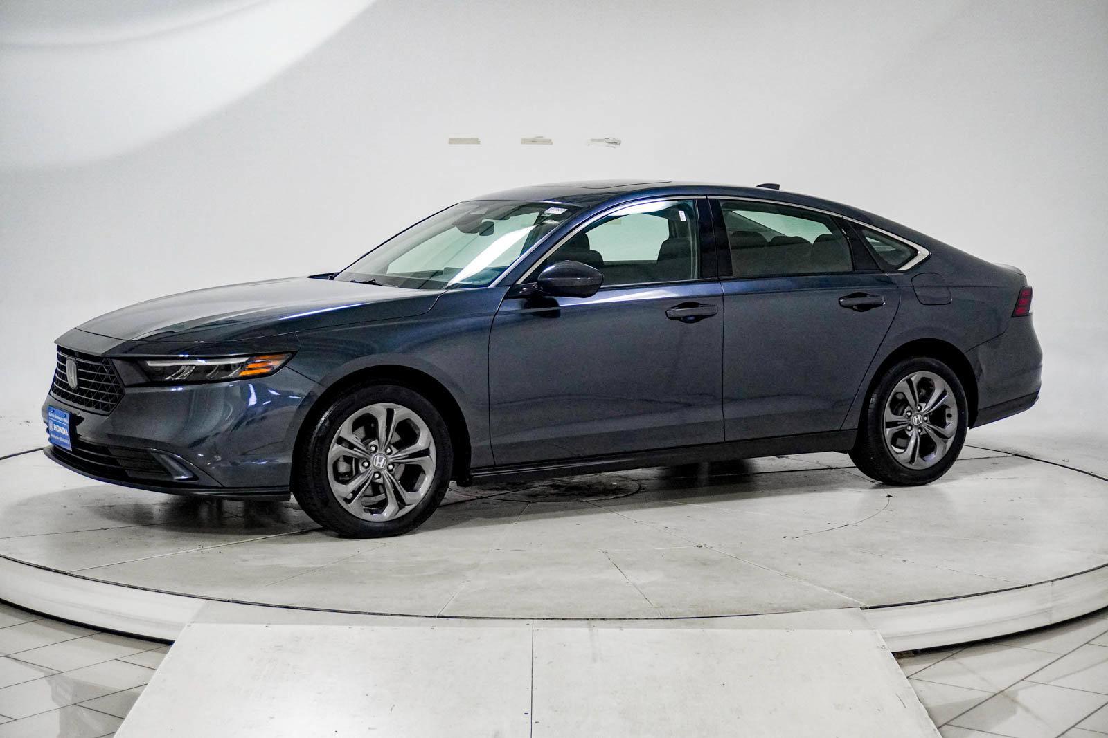 Used 2023 Honda Accord EX image 4