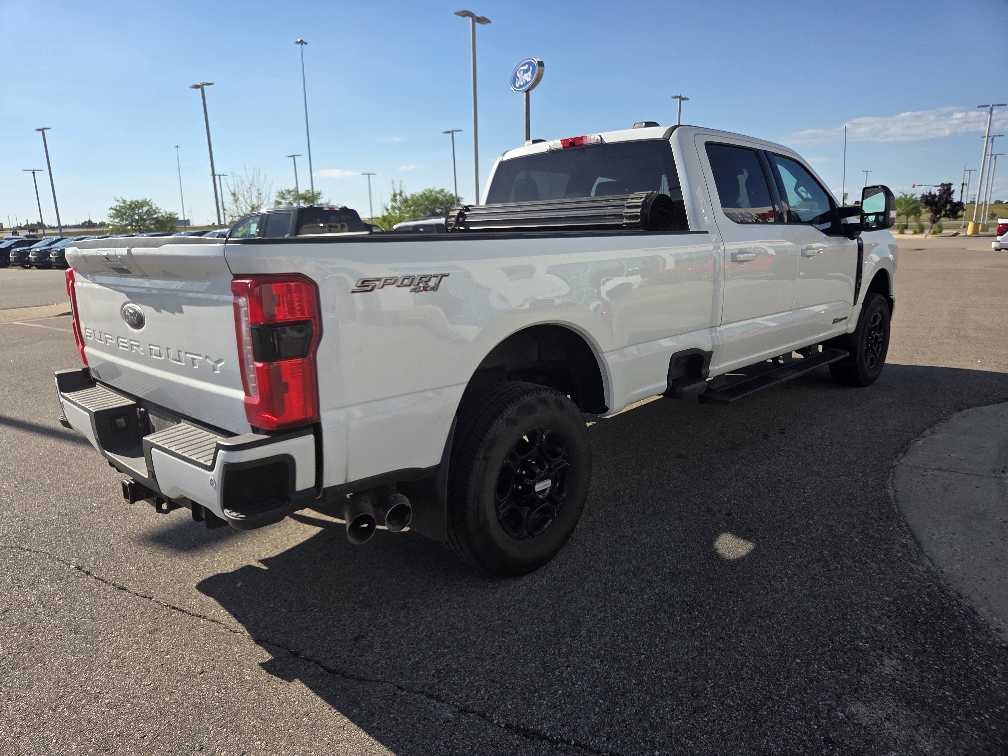 Used 2023 Ford F350 XLT w/ XLT Premium Package AWD/4WD image 4