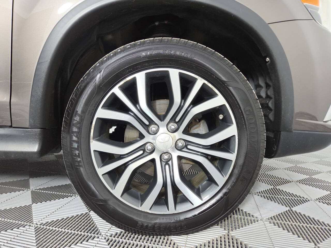 Used 2017 Mitsubishi Outlander Sport SEL AWD/4WD image 9