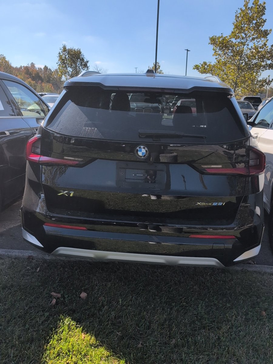 Used 2024 BMW X1 xDrive28i w/ Convenience Package AWD/4WD image 3
