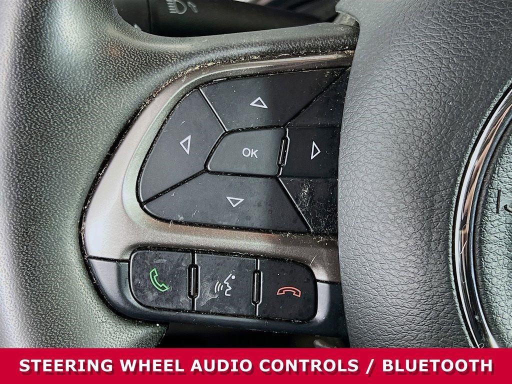 Used 2022 Jeep Renegade Latitude AWD/4WD image 14