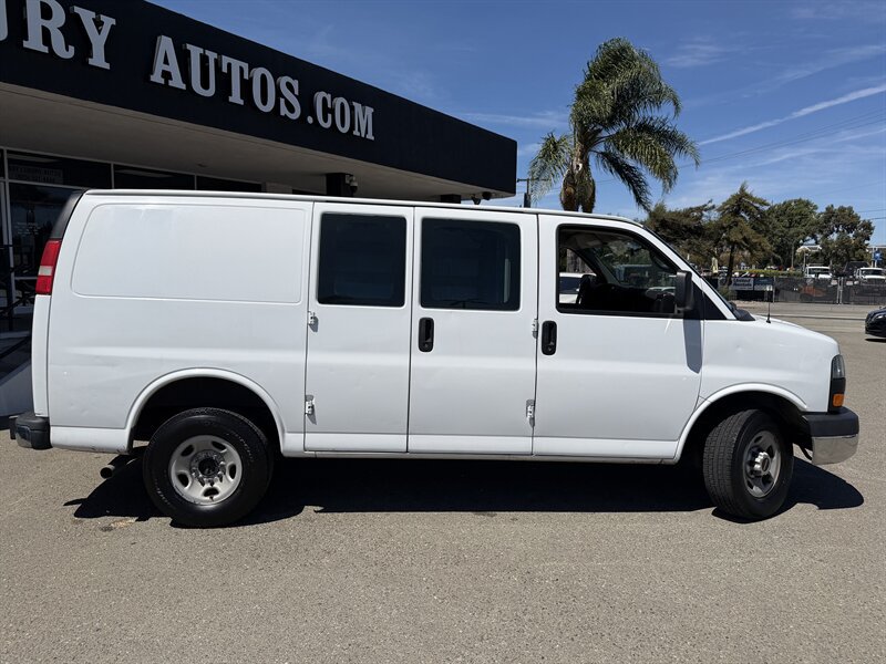 Used 2014 GMC Savana 2500 RWD image 8