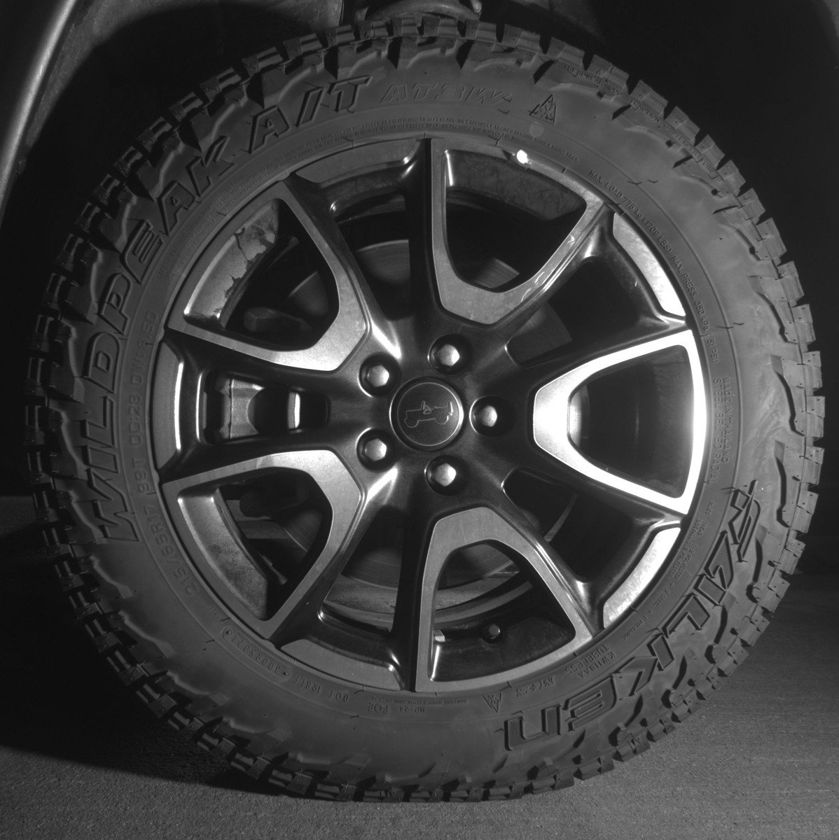 Used 2025 Jeep Compass Trailhawk image 12