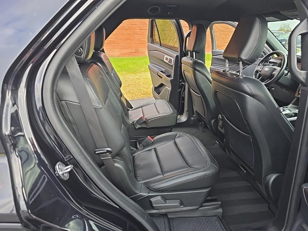 Used 2020 Ford Explorer XLT w/ Equipment Group 202A image 20