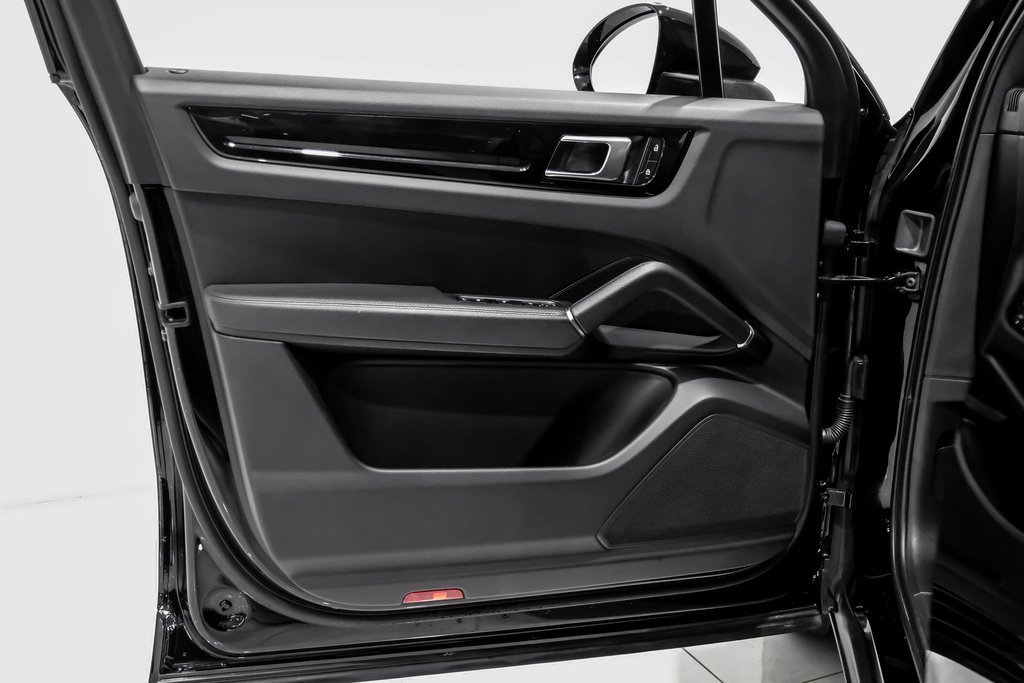 Used 2023 Porsche Cayenne image 49