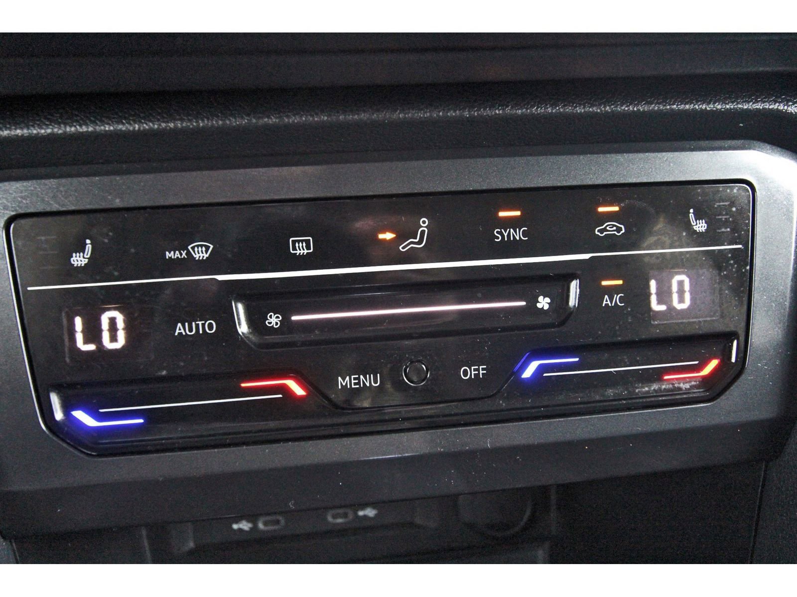 Used 2024 Volkswagen Tiguan SE w/ MDO Package, Three-Row image 27