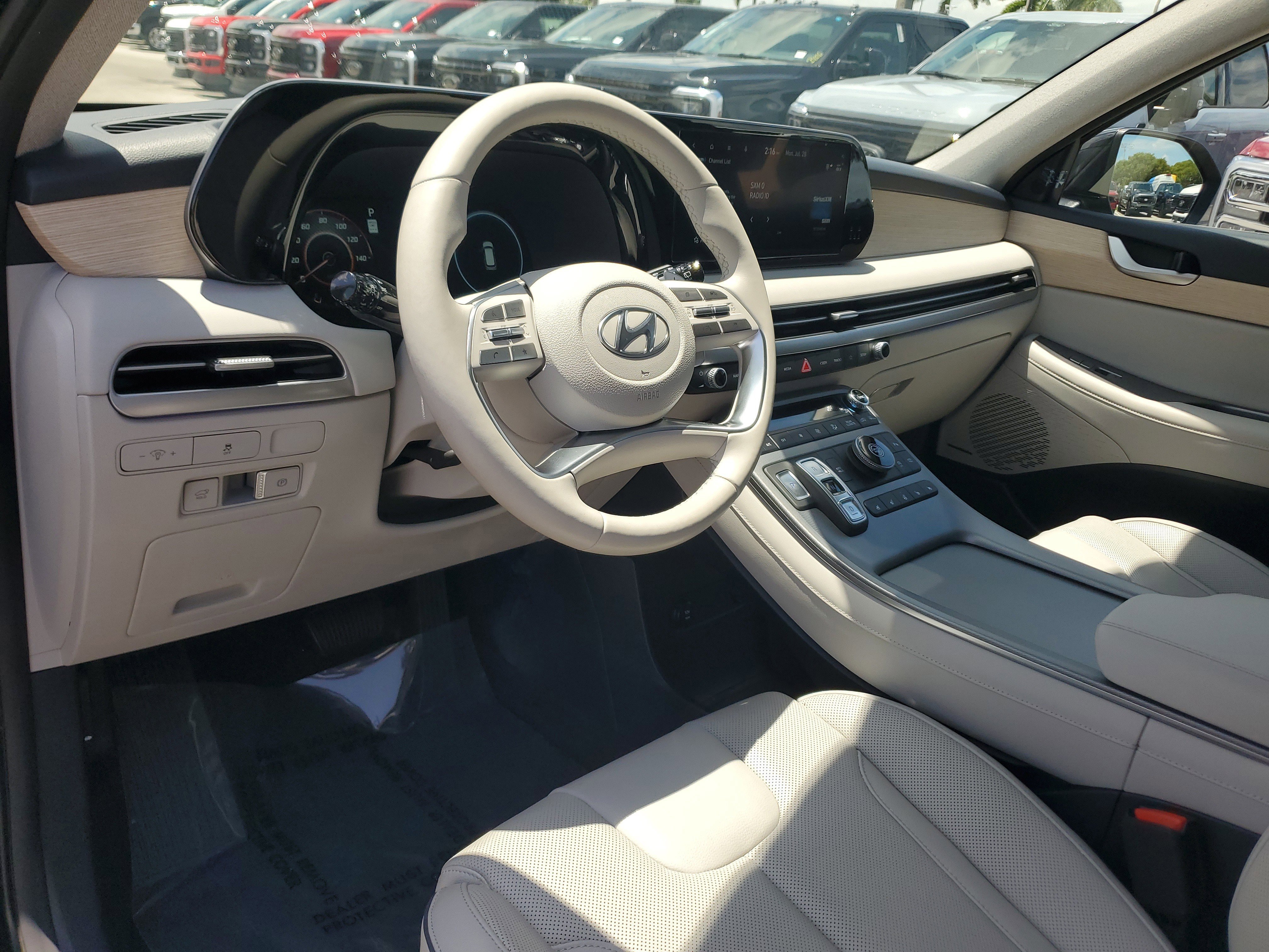 Used 2025 Hyundai Palisade Limited image 9