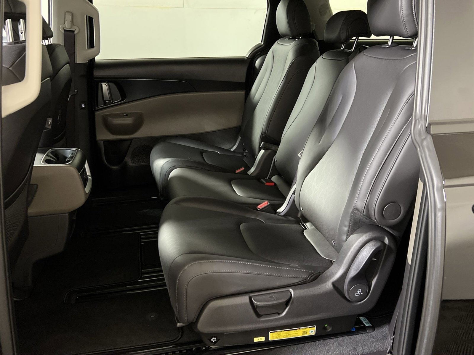 New 2026 Kia Carnival LXS image 23