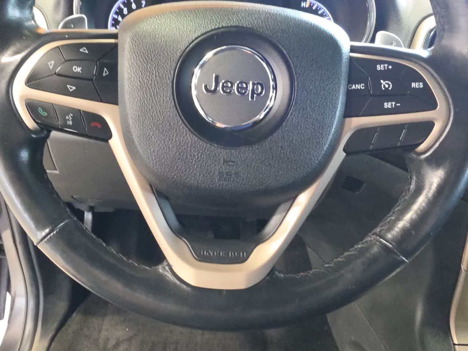 Used 2014 Jeep Grand Cherokee Laredo w/ 18" Wheel & 8.4" Radio Group AWD/4WD image 18