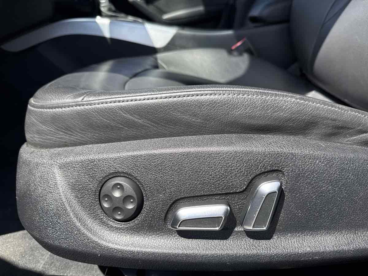 Used 2013 Audi A4 2.0T Premium w/ Convenience Pkg FWD image 11