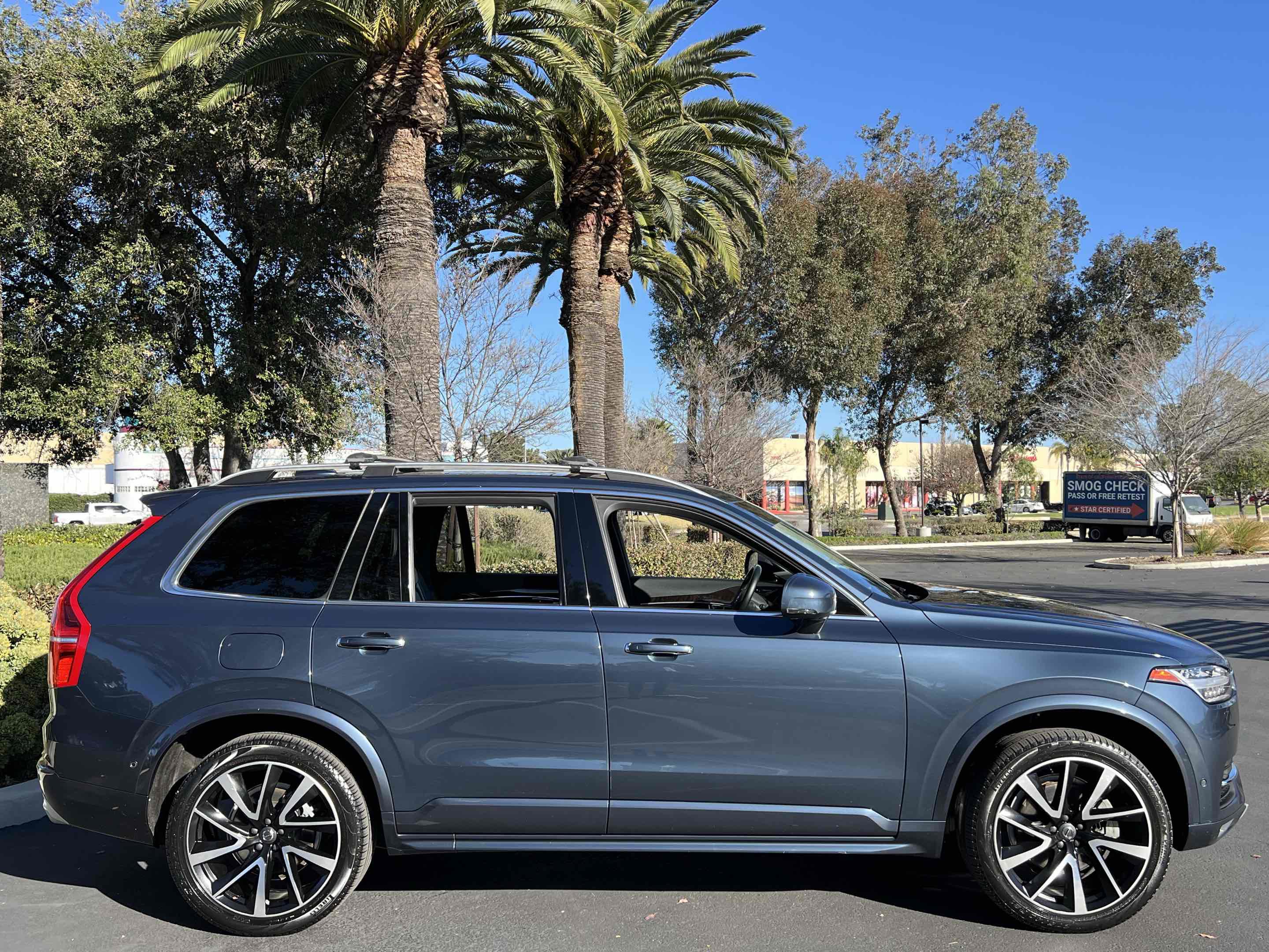 Used 2019 Volvo XC90 T6 Momentum w/ Advanced Package image 22