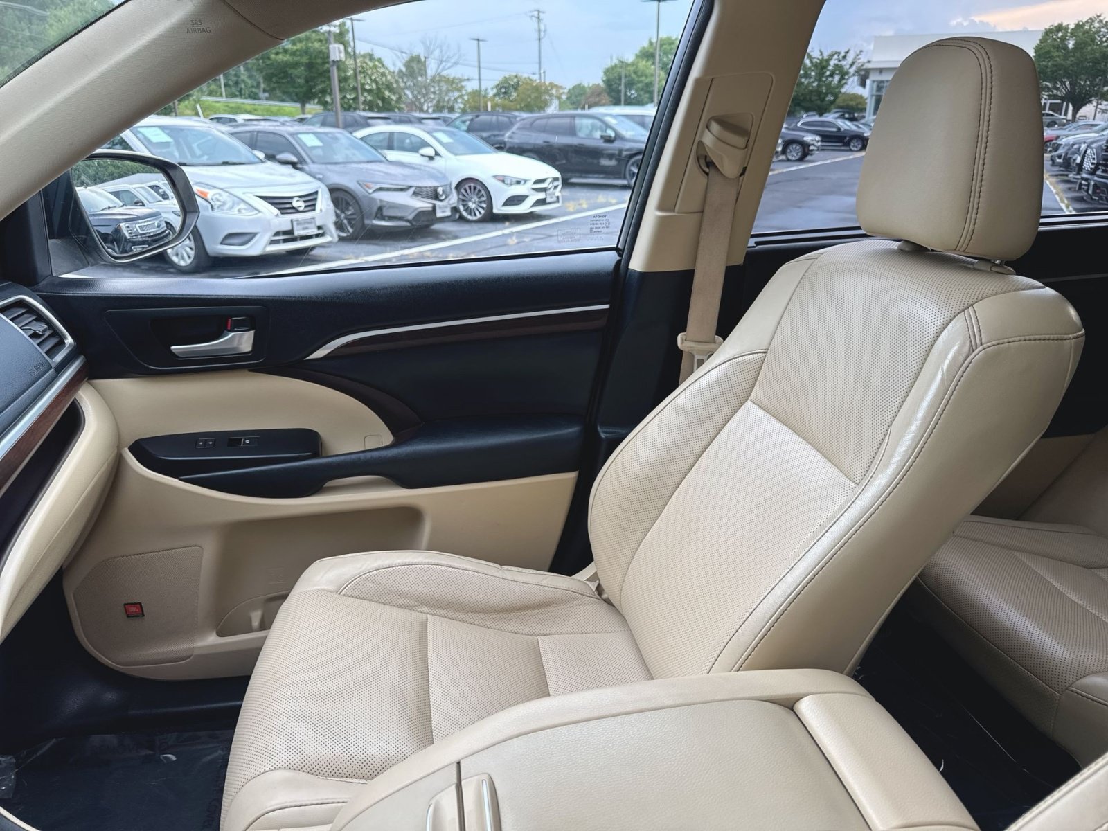 Used 2015 Toyota Highlander Limited AWD/4WD image 3