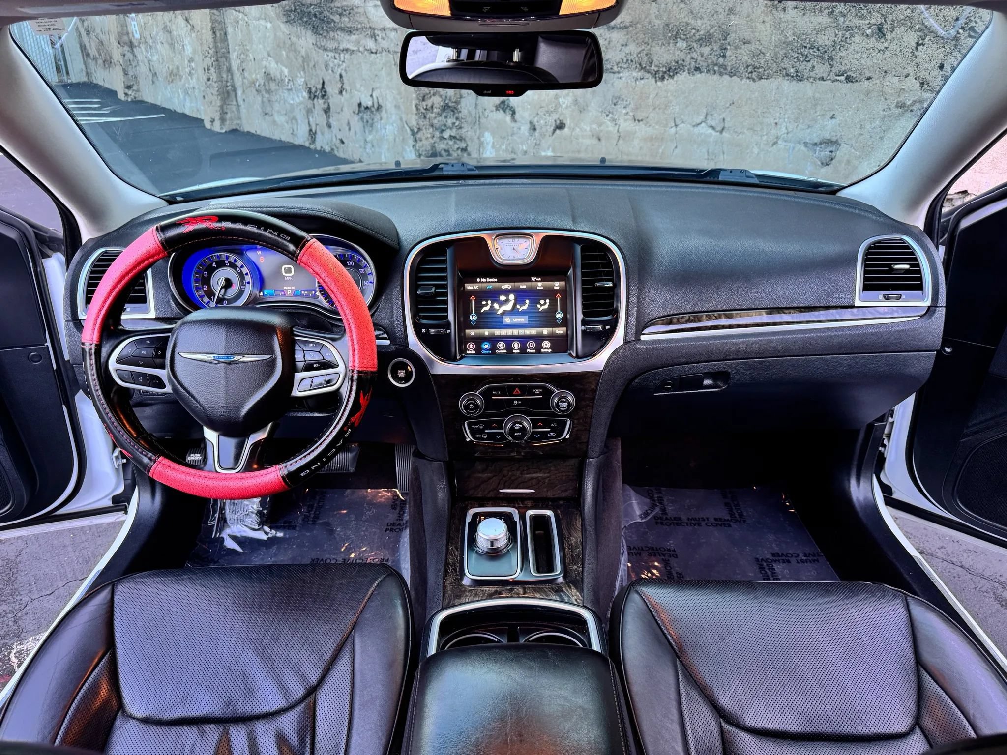 Used 2018 Chrysler 300 Limited RWD image 22