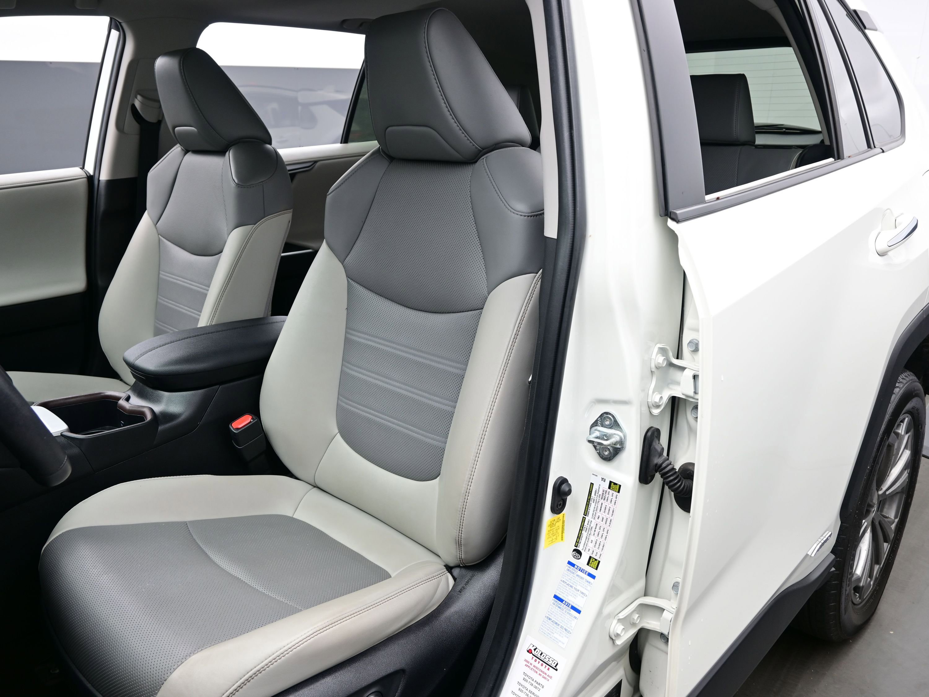 Used 2022 Toyota RAV4 Limited AWD/4WD image 13