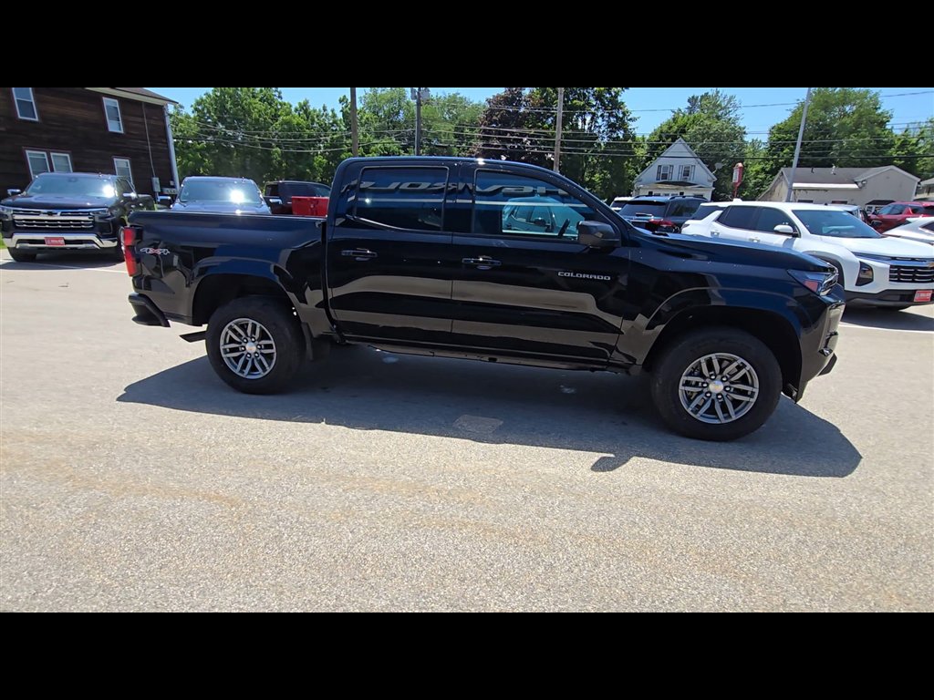 New 2025 Chevrolet Colorado LT w/ LT Convenience Package image 9