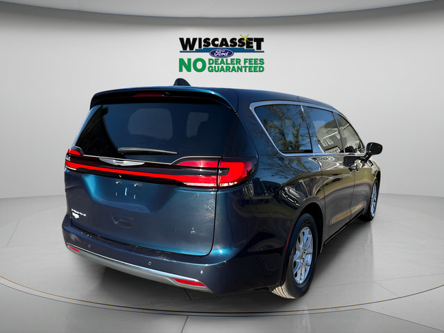 Used 2024 Chrysler Pacifica Touring-L FWD image 31