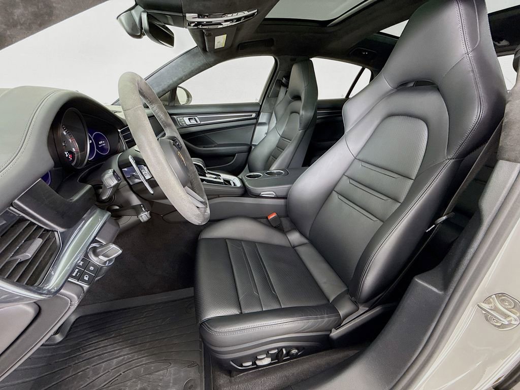 Certified 2023 Porsche Panamera GTS image 5