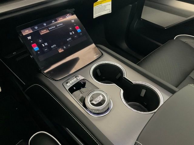 New 2026 Cadillac Vistiq Platinum image 13