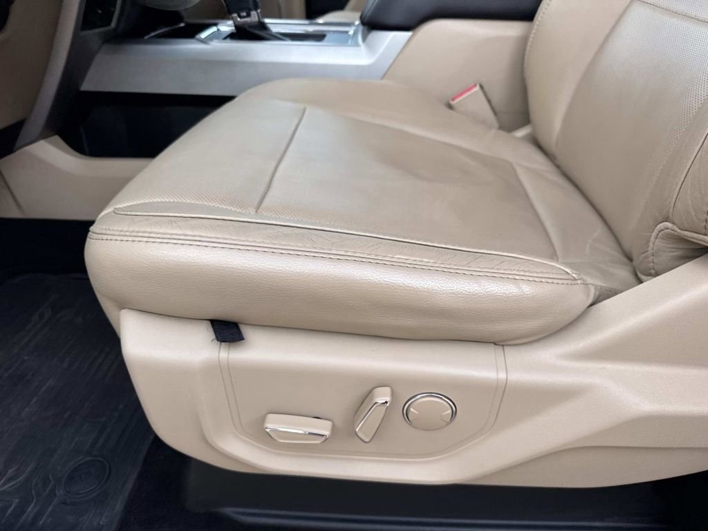 Used 2015 Ford F150 Lariat image 19